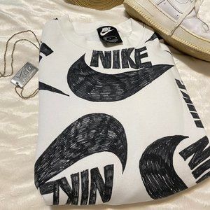 Nike Sportswear icon clash logo pullover